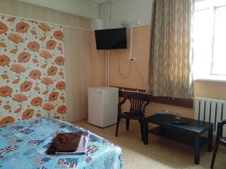 Гостиница Atlant Владивосток Двухместный номер с 1 кроватью и общей ванной комнатой-3